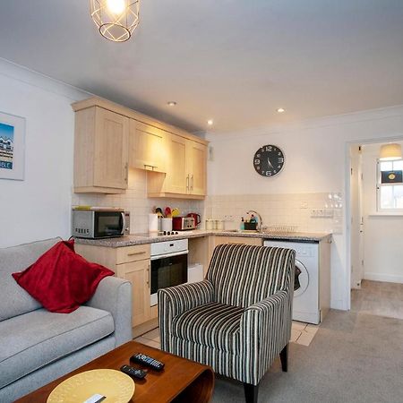 The Spires - Cosy Apartment Just Outside Of City Centre Canterbury Exterior photo