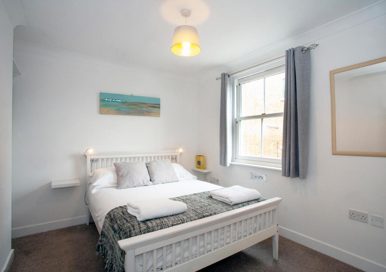 The Spires - Cosy Apartment Just Outside Of City Centre Canterbury Exterior photo